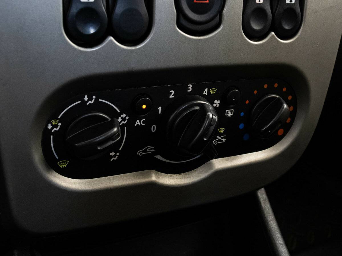 Renault Logan, 2012 Фото №9