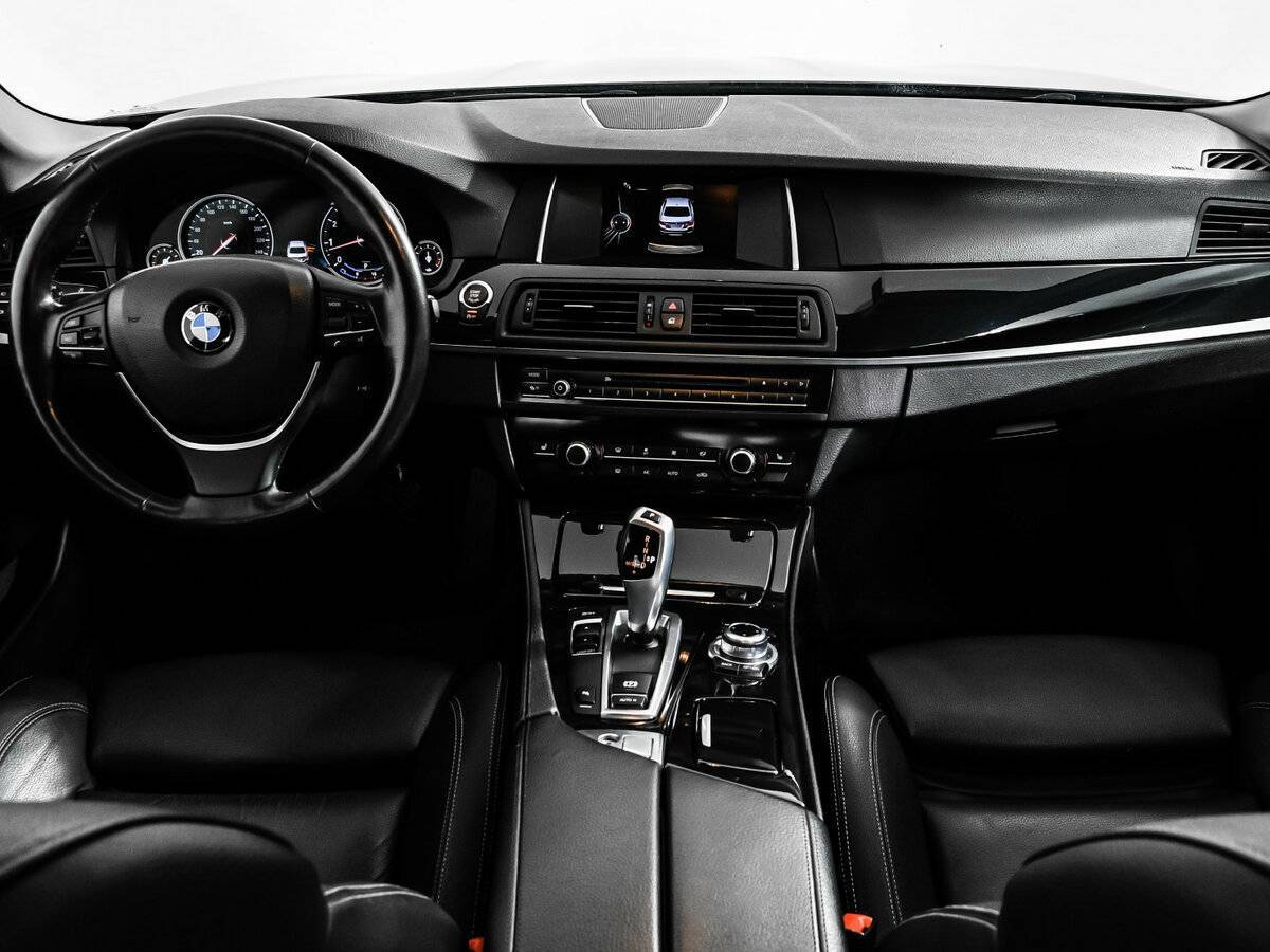 BMW 5 серии 520i, 2015 Фото №11