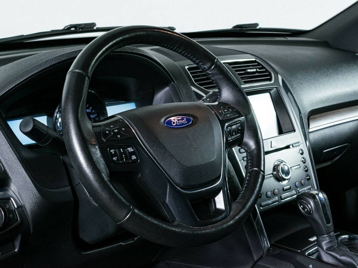 Ford Explorer, 2018 Фото №18
