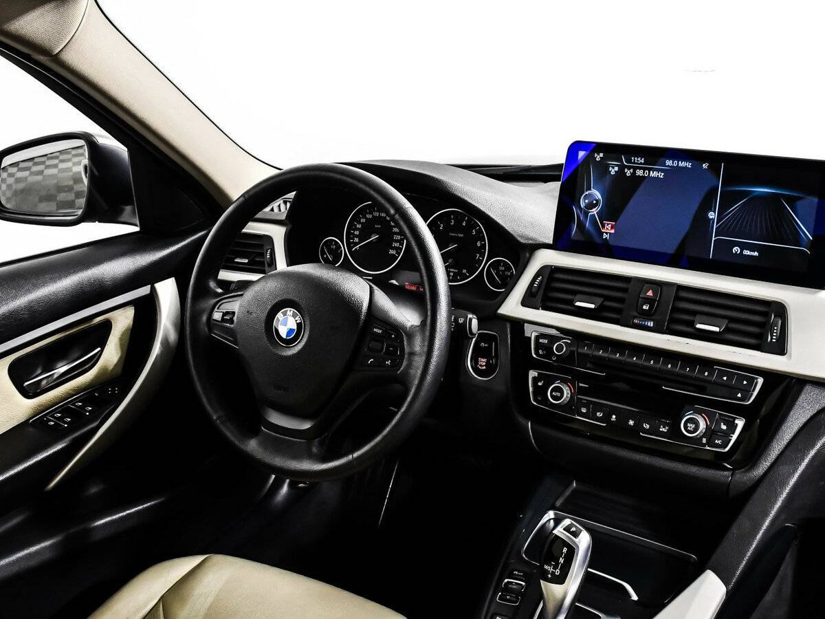 BMW 3 серии 318i, 2015 Фото №9