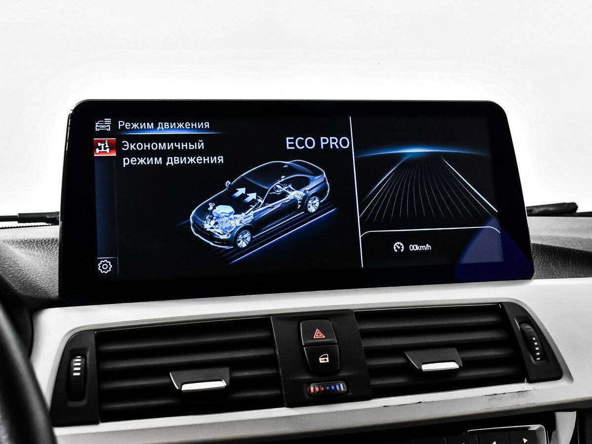 BMW 3 серии 318i, 2015 Фото №19