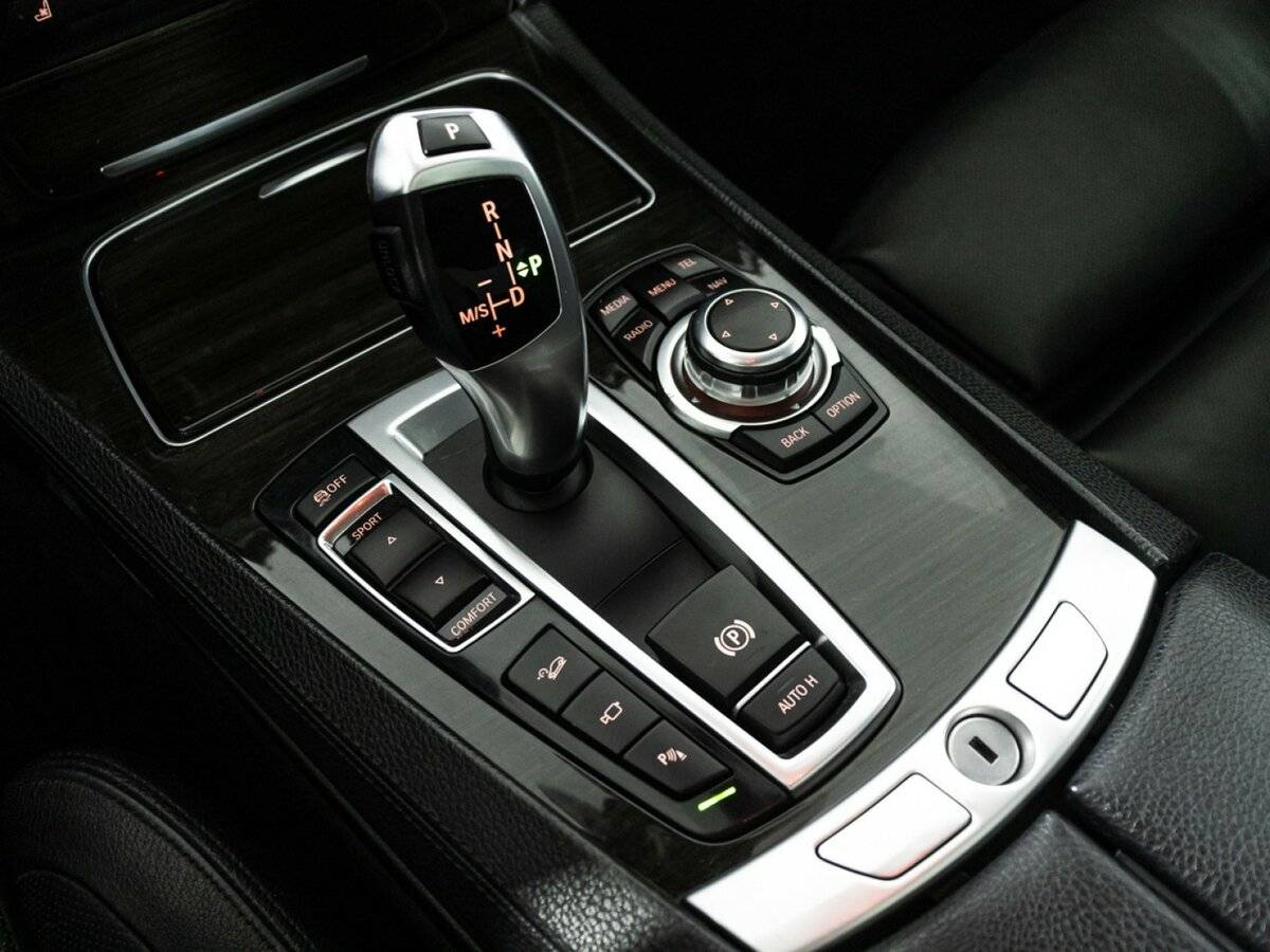 BMW 7 серии 740d xDrive V (F01/F02/F04) Рестайлинг, 2013 Фото №19