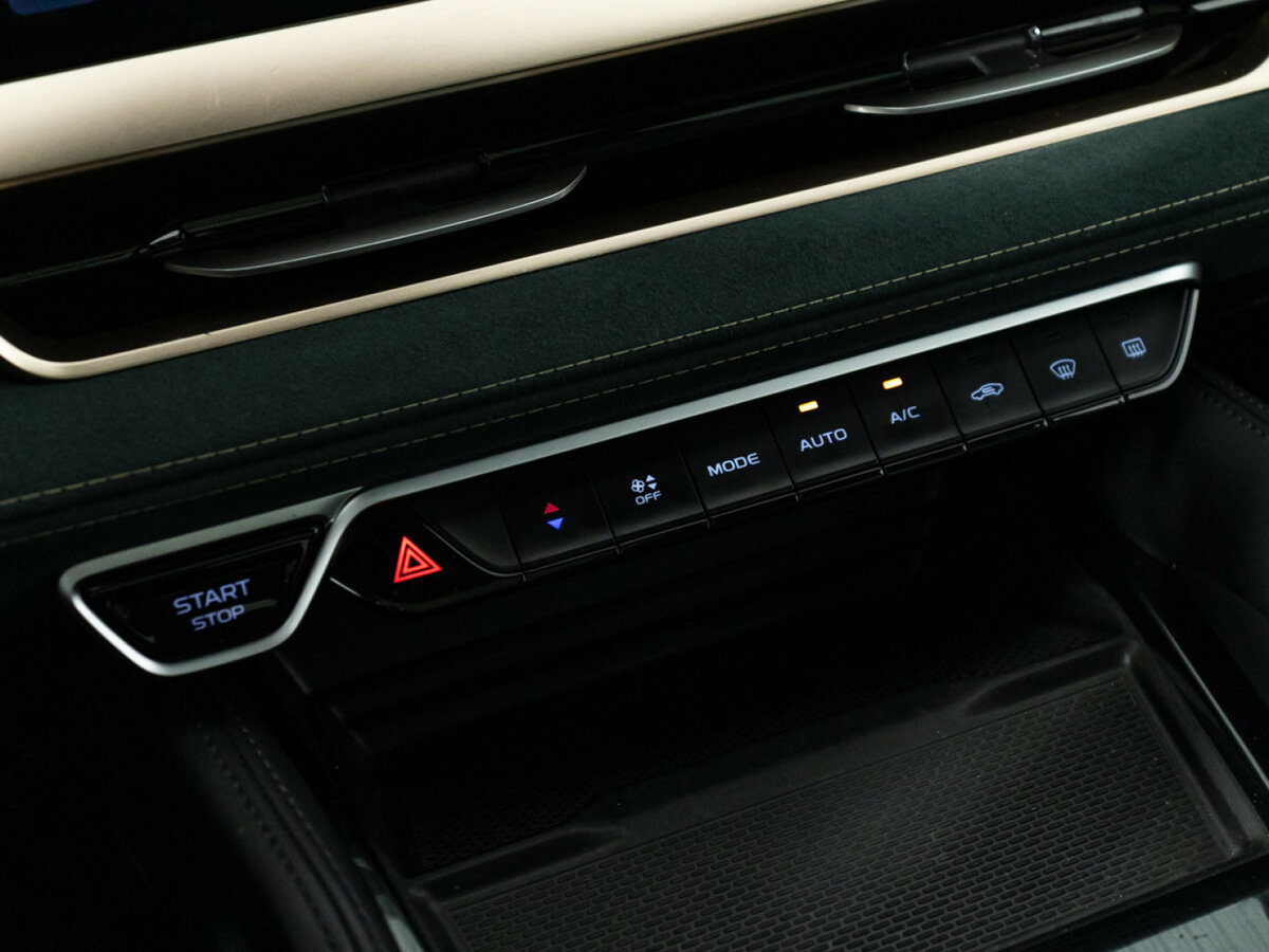 Geely Monjaro I, 2023 Фото №18