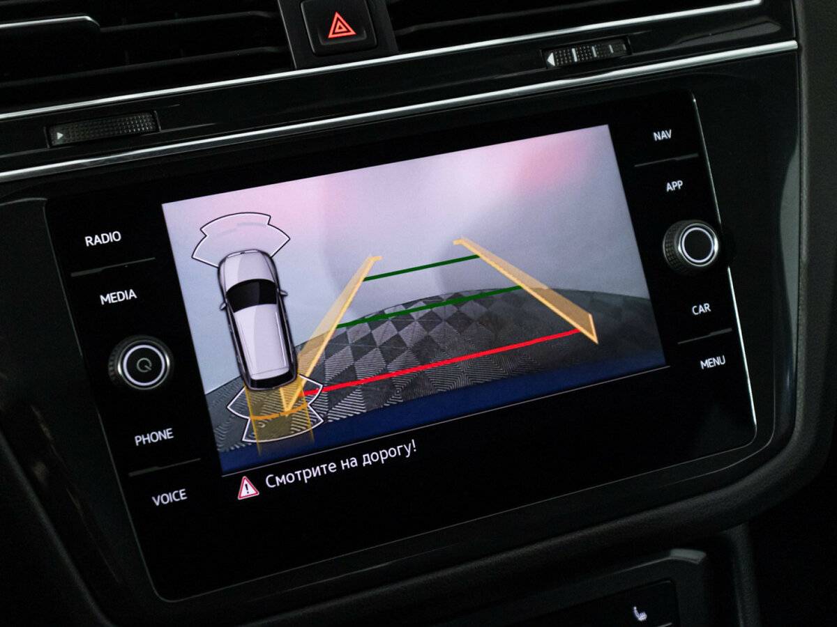 Volkswagen Tiguan II Рестайлинг, 2021 Фото №13