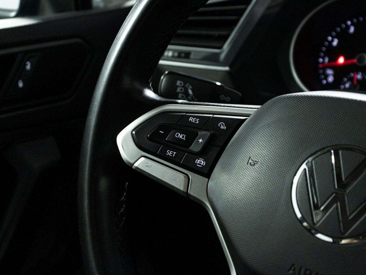 Volkswagen Tiguan II Рестайлинг, 2021 Фото №17