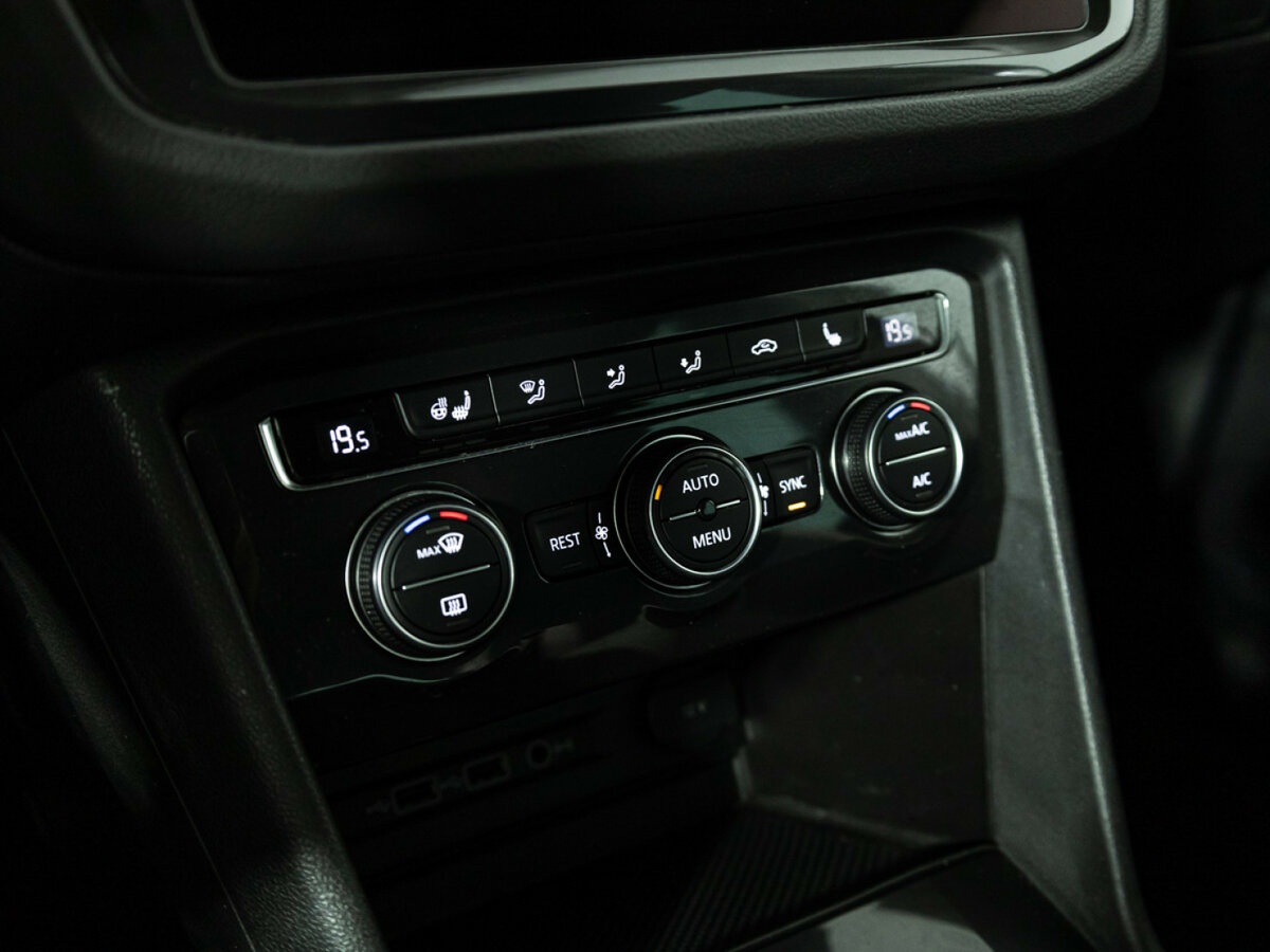 Volkswagen Tiguan II, 2019 Фото №20