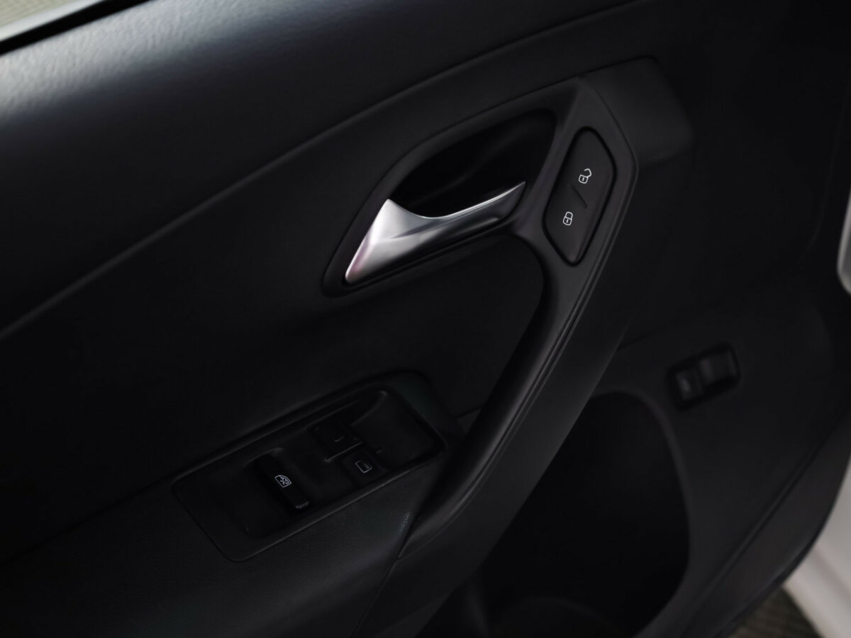 Volkswagen Polo V Рестайлинг, 2018 Фото №11