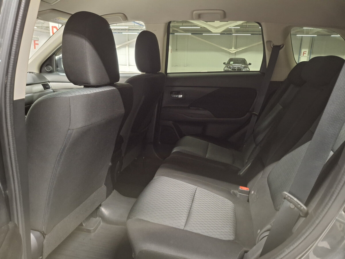 Mitsubishi Outlander III Рестайлинг 2, 2015 Фото №11