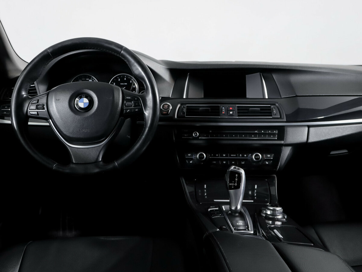 BMW 5 серии 520i VI (F10/F11/F07) Рестайлинг, 2013 Фото №12