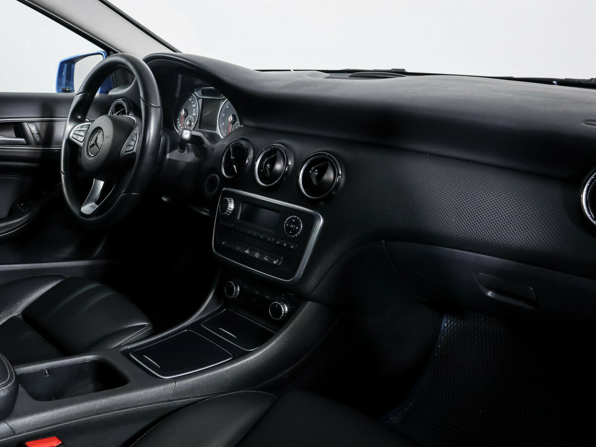 Mercedes-Benz A-Класс 180 III (W176) Рестайлинг, 2016 - 136 701 км. | Фото №7