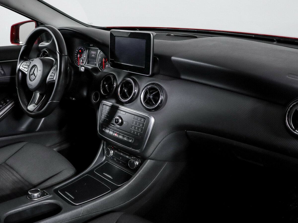 Mercedes-Benz A-Класс 180 III (W176) Рестайлинг, 2015 - 100 020 км. | Фото №7