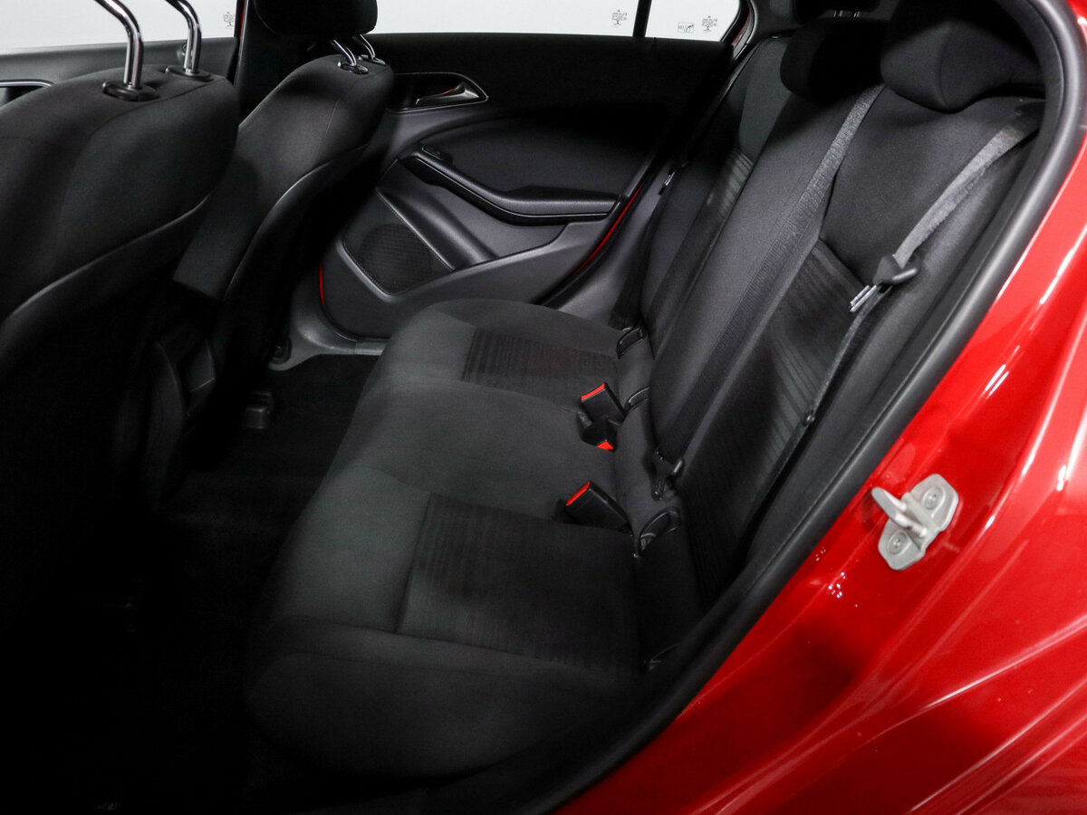 Mercedes-Benz A-Класс 180 III (W176) Рестайлинг, 2015 - 100 020 км. | Фото №8
